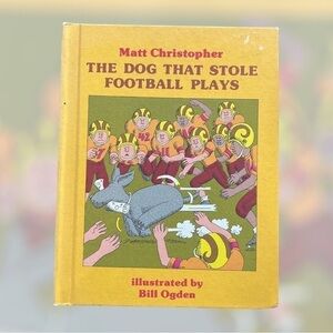 Vintage 1980 The Dog That Stole Football Plays hard cover book